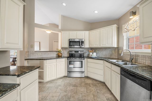 419 Fitch, Kerrville, TX 78028