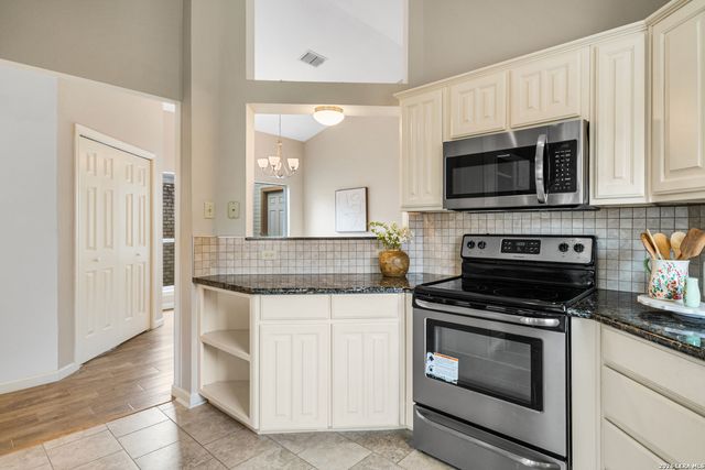 419 Fitch, Kerrville, TX 78028