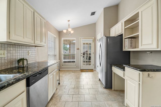 419 Fitch, Kerrville, TX 78028
