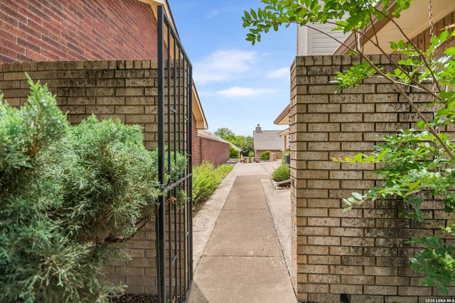 419 Fitch, Kerrville, TX 78028