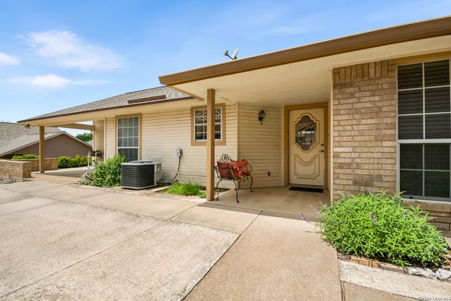 419 Fitch, Kerrville, TX 78028