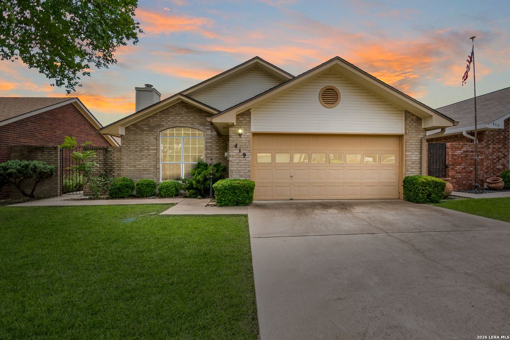 419 Fitch, Kerrville, TX 78028