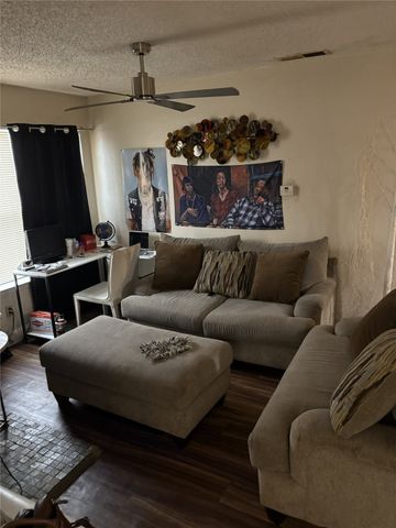 2200 E Trinity Mills Road 208, Carrollton, TX 75006