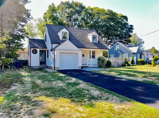 50 Pilgrim Road, Bridgeport, CT 06610