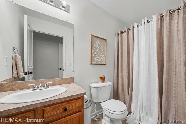 4253 Hampton Ridge Boulevard, Howell, MI 48843