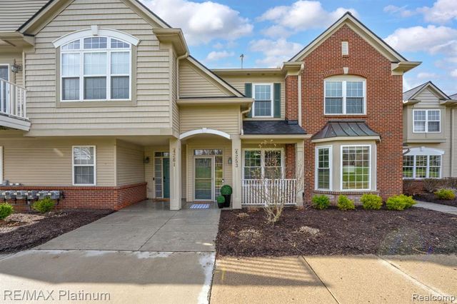 4253 Hampton Ridge Boulevard, Howell, MI 48843
