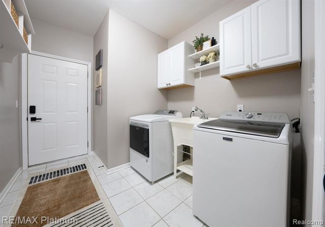 4253 Hampton Ridge Boulevard, Howell, MI 48843