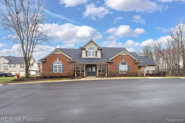4253 Hampton Ridge Boulevard, Howell, MI 48843