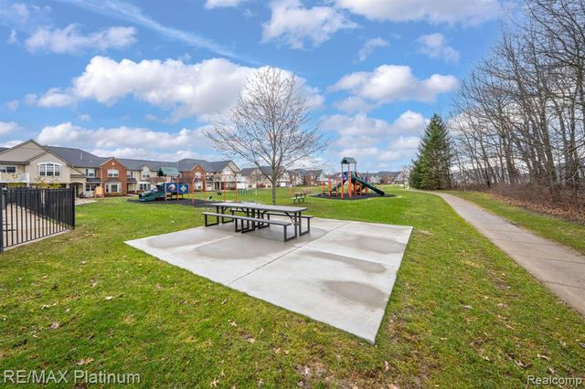 4253 Hampton Ridge Boulevard, Howell, MI 48843
