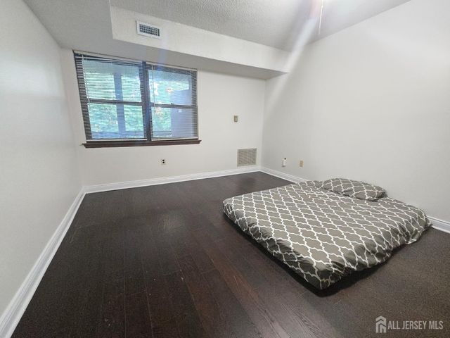 1904 Raspberry Court, Edison, NJ 08817
