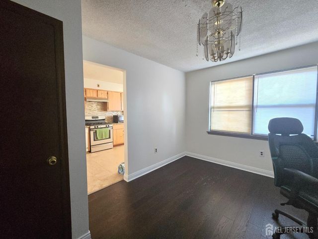 1904 Raspberry Court, Edison, NJ 08817