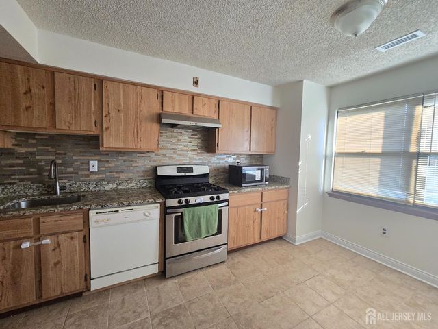 1904 Raspberry Court, Edison, NJ 08817