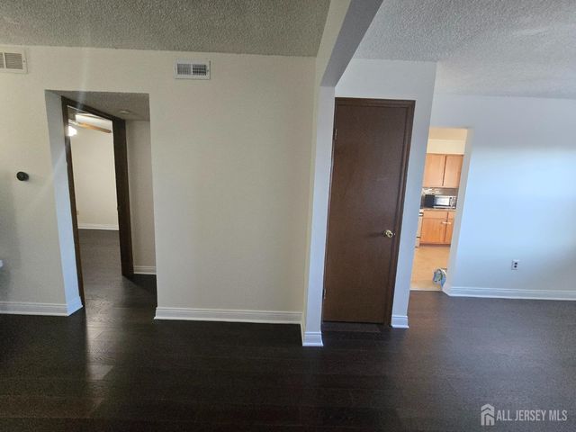 1904 Raspberry Court, Edison, NJ 08817