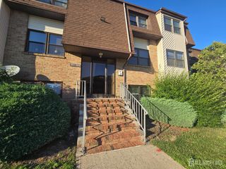1904 Raspberry Court, Edison, NJ 08817