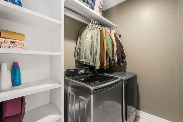 1981 Robinson Road, Clever, MO 65631