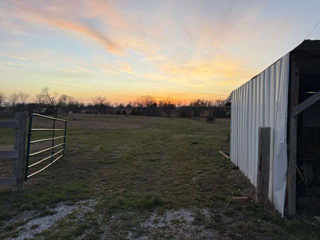 1981 Robinson Road, Clever, MO 65631