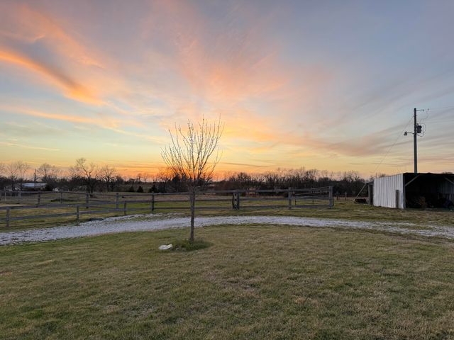 1981 Robinson Road, Clever, MO 65631