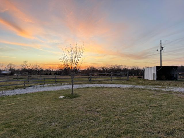 1981 Robinson Road, Clever, MO 65631