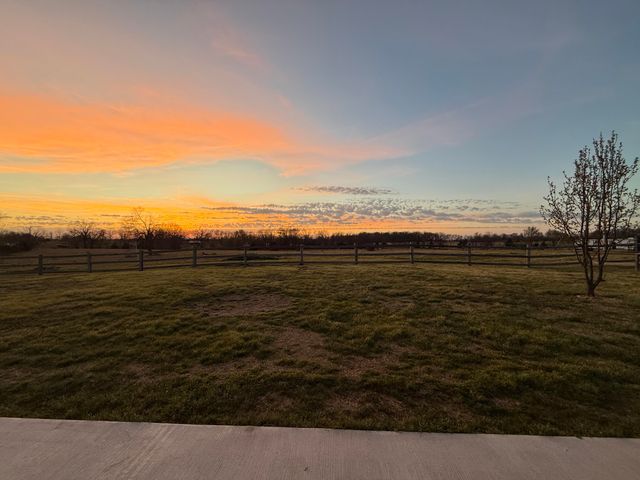 1981 Robinson Road, Clever, MO 65631