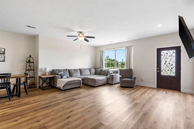 1981 Robinson Road, Clever, MO 65631