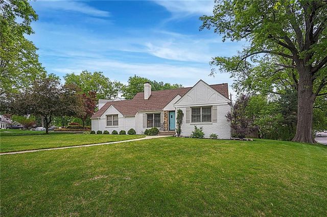 5401 Canterbury Road, Fairway, KS 66205