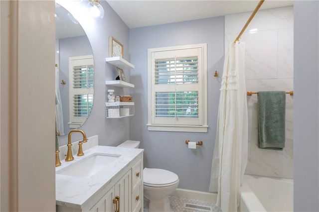 5401 Canterbury Road, Fairway, KS 66205