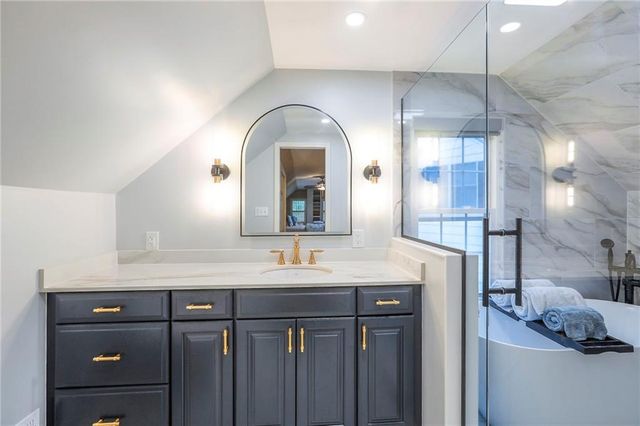 5401 Canterbury Road, Fairway, KS 66205