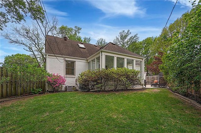 5401 Canterbury Road, Fairway, KS 66205