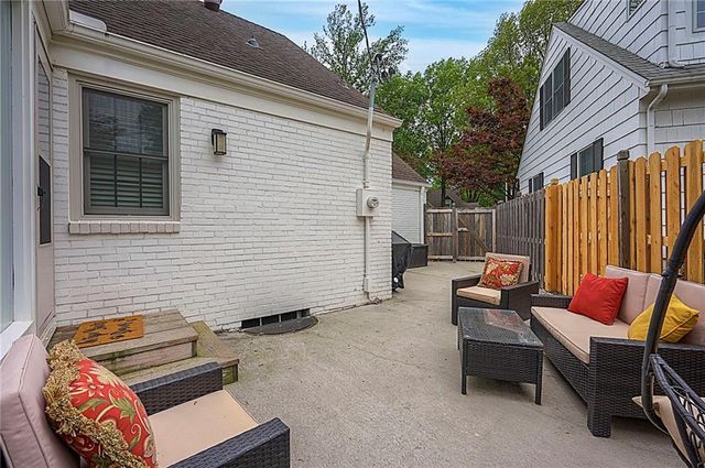 5401 Canterbury Road, Fairway, KS 66205