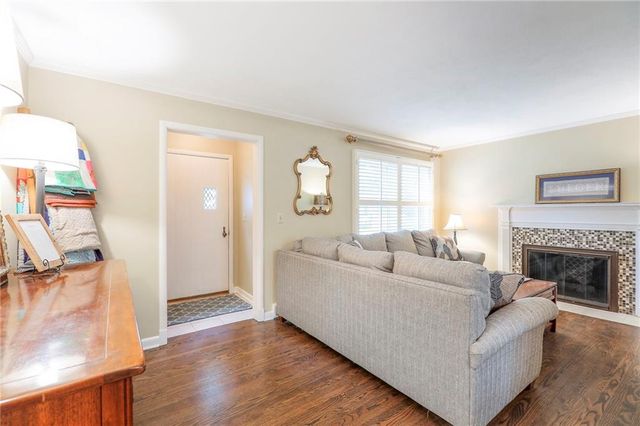 5401 Canterbury Road, Fairway, KS 66205