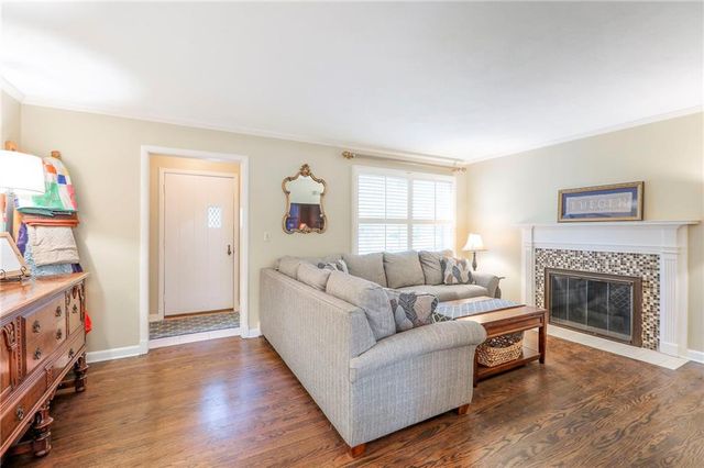 5401 Canterbury Road, Fairway, KS 66205