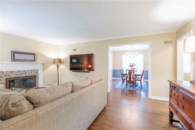 5401 Canterbury Road, Fairway, KS 66205