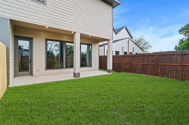 4661 Phlox Street B, Houston, TX 77051
