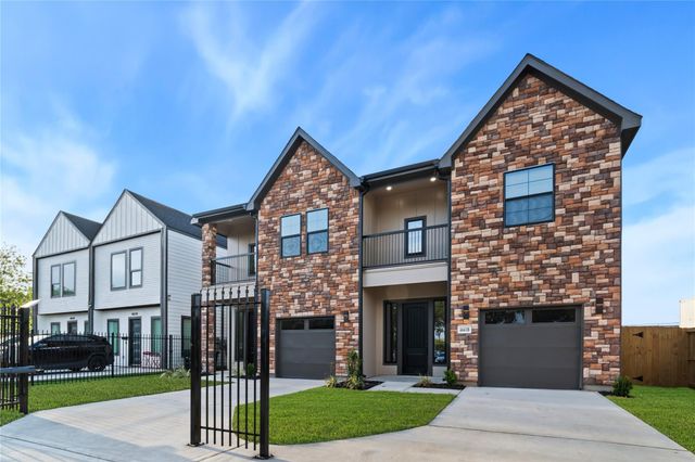 4661 Phlox Street B, Houston, TX 77051