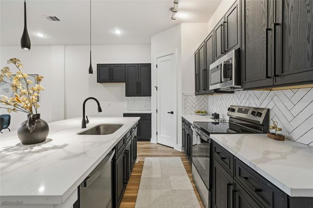 4661 Phlox Street B, Houston, TX 77051