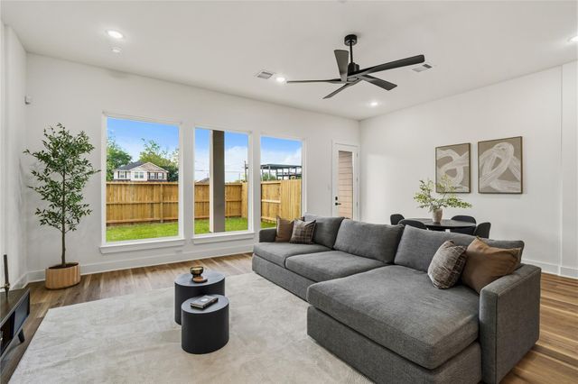 4661 Phlox Street B, Houston, TX 77051