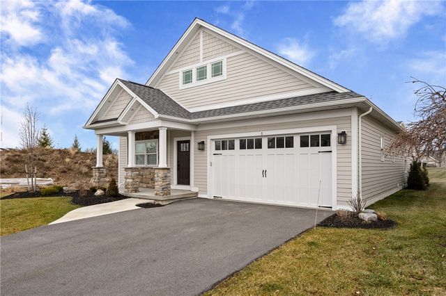 5 Saint Johnsville, Brighton, NY 14618