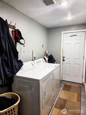 2000 E Highland Avenue, Mount Vernon, WA 98273