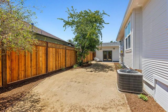 1411 Seabright Avenue, Santa Cruz, CA 95062