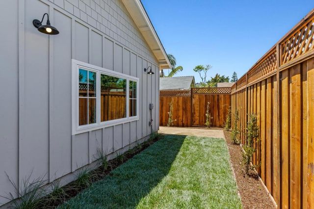 1411 Seabright Avenue, Santa Cruz, CA 95062