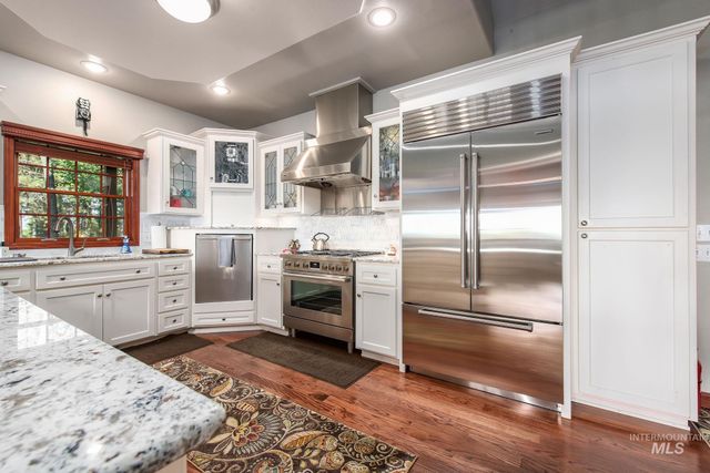 1100 Abbott Road, Viola, ID 83872