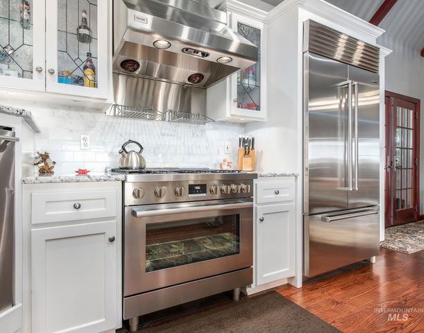 1100 Abbott Road, Viola, ID 83872