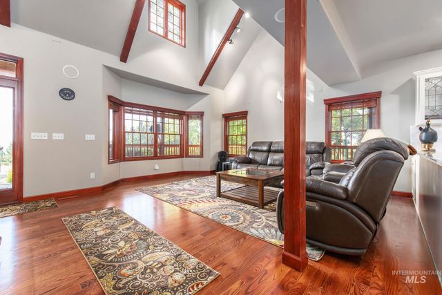 1100 Abbott Road, Viola, ID 83872