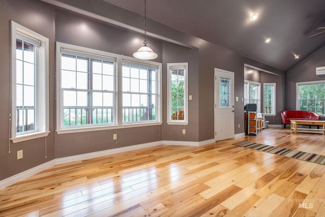 1100 Abbott Road, Viola, ID 83872