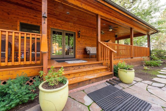 1100 Abbott Road, Viola, ID 83872