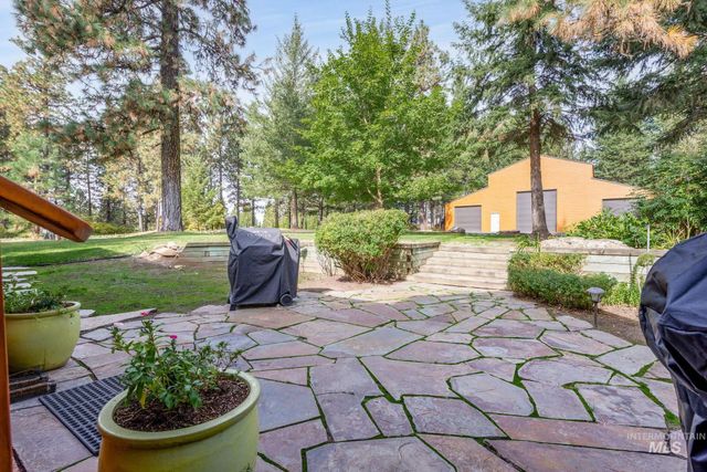 1100 Abbott Road, Viola, ID 83872