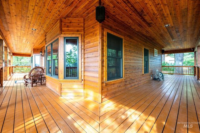 1100 Abbott Road, Viola, ID 83872