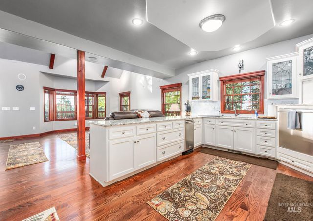 1100 Abbott Road, Viola, ID 83872