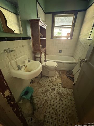 107 Kashmuir, San Antonio, TX 78223