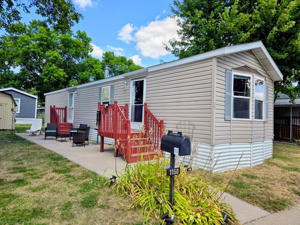 1150 Cessna Drive E, New Brighton, MN 55112 — exterior